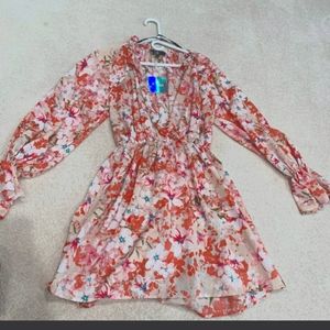 Missguided Floral mini dress sz 4 long ballon sleeves